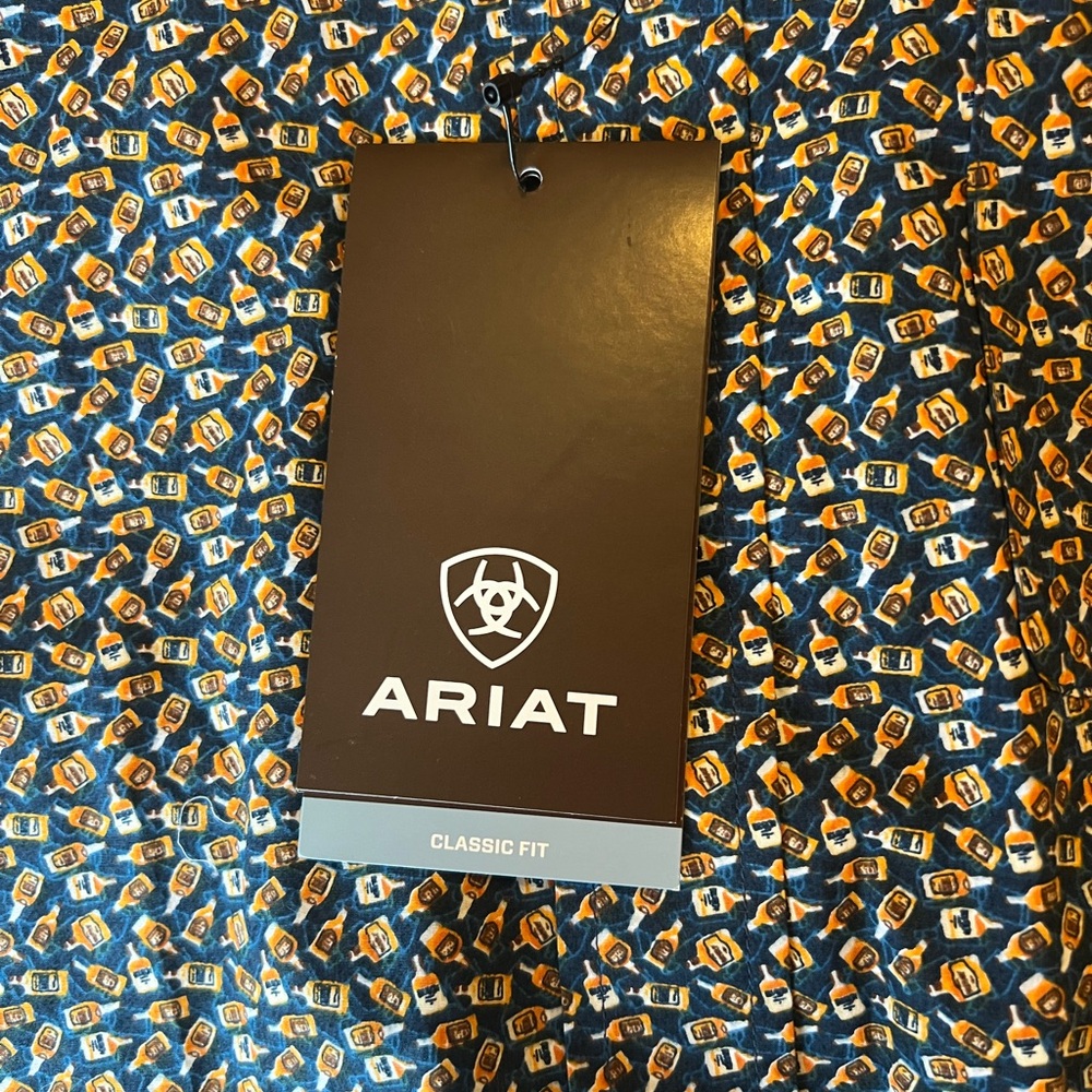 NWT Ariat Men's XL Patterned Button Down Shirt - Picture 6 of 10